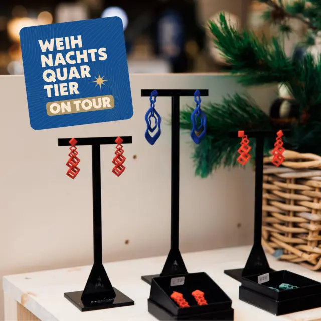 🎄 WEIHNACHTSQUARTIER ON TOUR! 🎁

Ein liebevoll kuratiertes und vielfältiges Sortiment ist das ✨Zauberwort✨, wenn es um stressfreies X-MAS-Shopping geht.

Diese und viele andere tolle Geschenkideen warten an unserem Standort im THE ICON VIENNA auf euch. 🤩

Fotos © Adrian Almasan

#weihnachtsquartier #wq24 
#designmarkt #weihnachtsmarkt 
#weihnachtsstimmung #geschenkideen 
#ausstellerinnen #popupstore